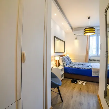 Panorama Apartment *